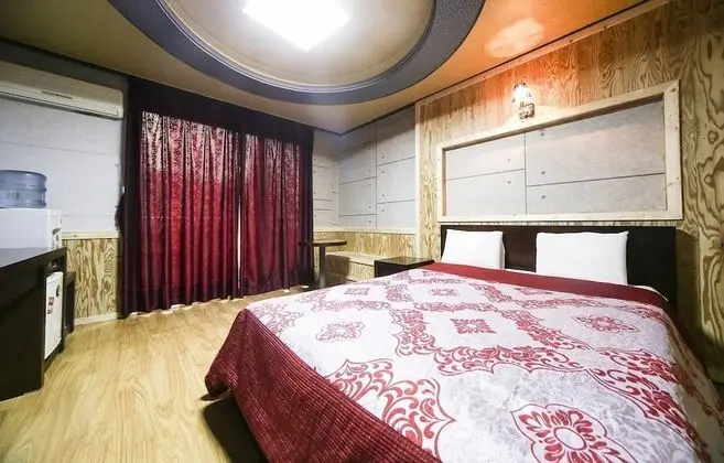 Couple Room