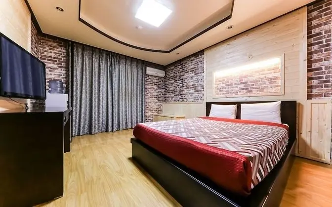 Couple Room