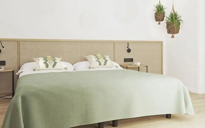 Standard Tek Büyük Yataklı Oda, Havuz Manzaralı (BRUNCH UNLIMITED)