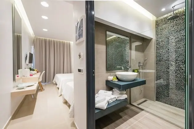 Deluxe Üç Kişilik Oda