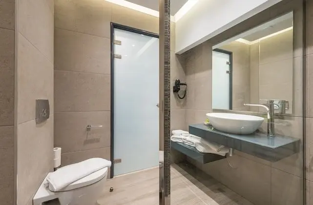 Deluxe Üç Kişilik Oda