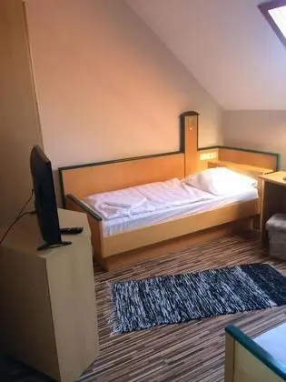 Classic Üç Kişilik Oda