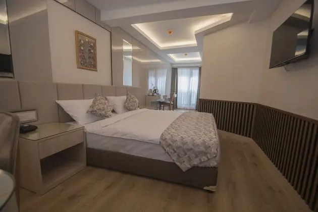 Standard Tek Büyük Yataklı Oda