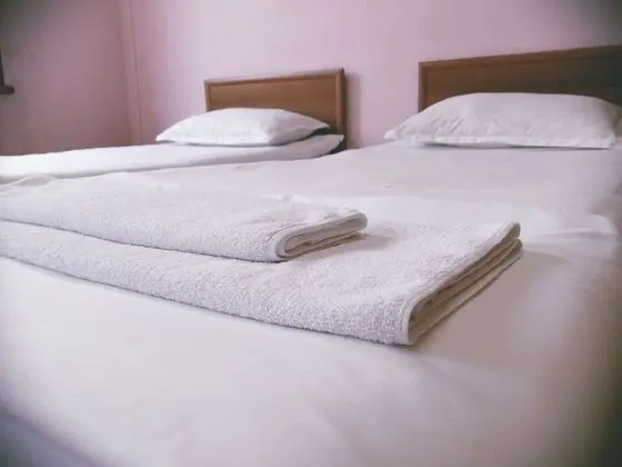 Standard Üç Kişilik Oda, Ortak Banyo