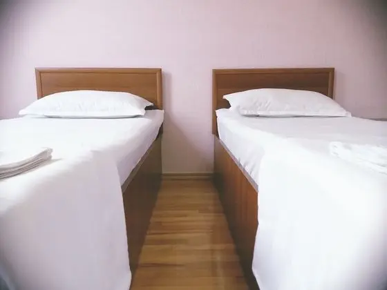 Standard Üç Kişilik Oda, Ortak Banyo