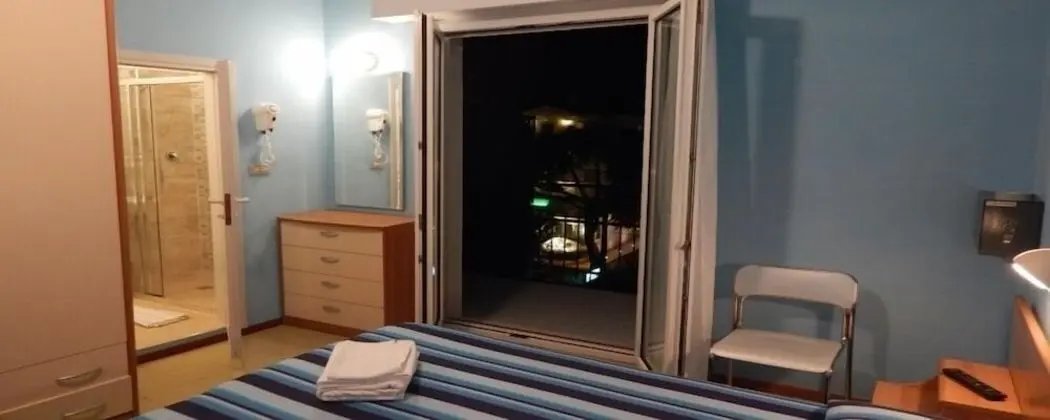 Tek Büyük Yataklı Oda, Balkon