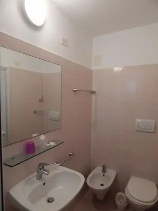 Tek Büyük Yataklı Oda, Balkon