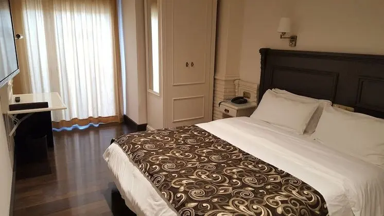 Standard Tek Büyük Yataklı Oda