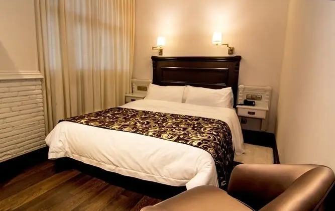 Standard Tek Büyük Yataklı Oda