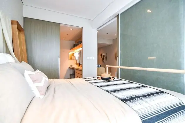1-Bedroom Deluxe Apartment with Partial Sea View