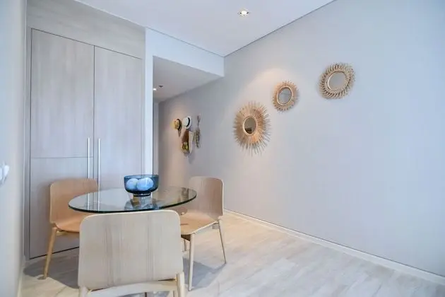 1-Bedroom Deluxe Apartment with Partial Sea View