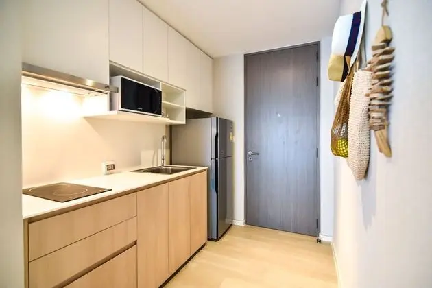 1-Bedroom Deluxe Apartment with Partial Sea View