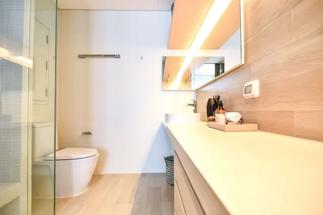 1-Bedroom Deluxe Apartment with Partial Sea View
