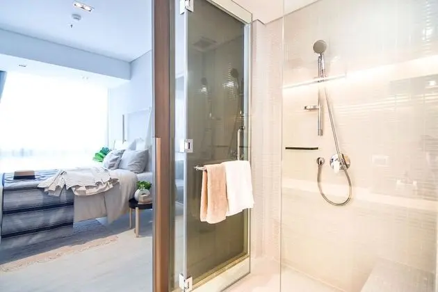 1-Bedroom Deluxe Apartment with Partial Sea View