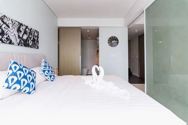Deluxe Apartment, 2 Bedrooms, Partial Sea View
