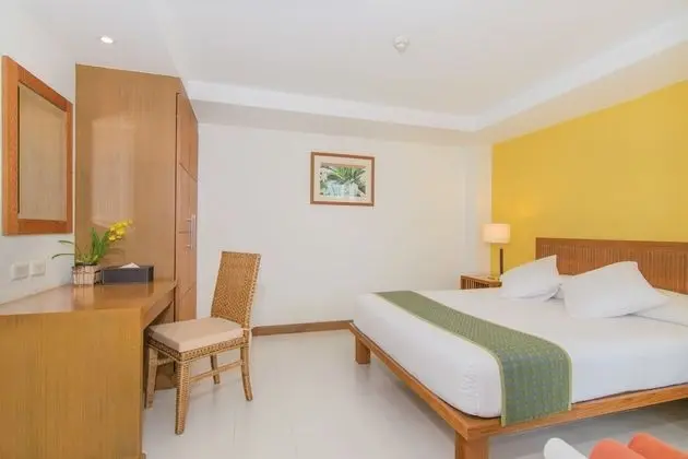Long Holiday Suite One Bedroom