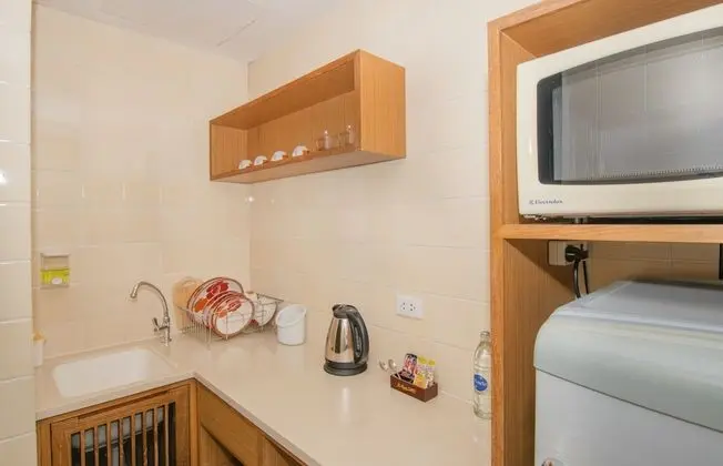 Long Holiday Suite One Bedroom