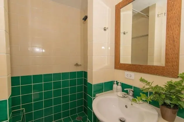Long Holiday Suite One Bedroom
