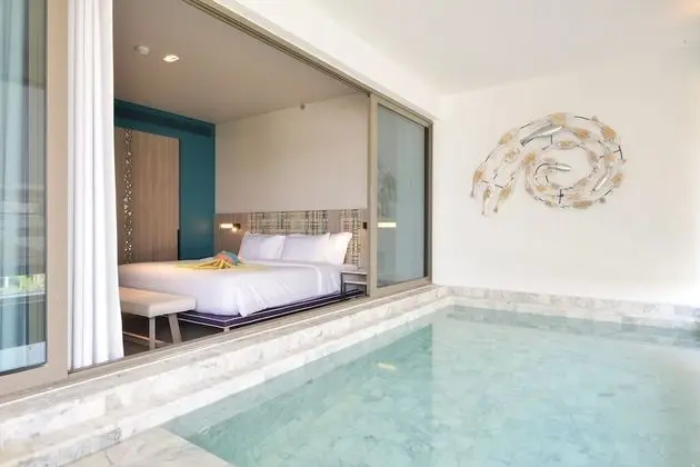 Family Pool Suite
