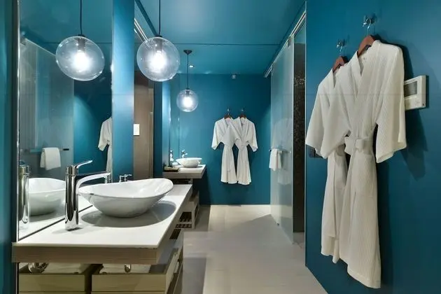 Family Pool Suite