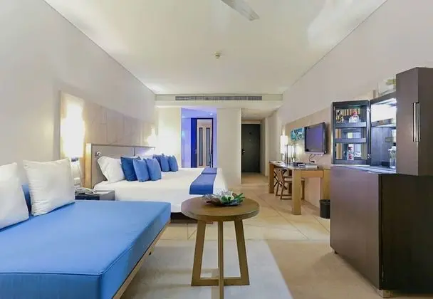 Premium Deluxe with Plunge Bath