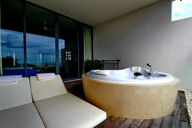 Premium Deluxe with Plunge Bath