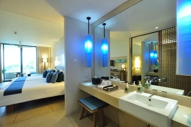 Premium Deluxe with Plunge Bath