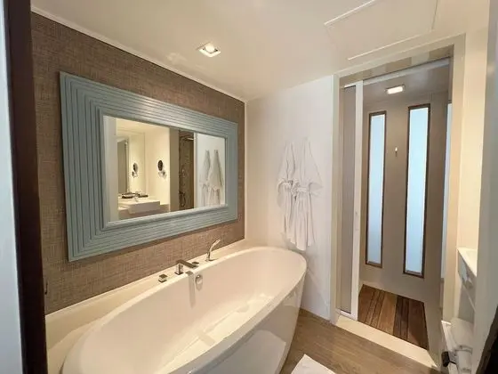 Veranda Deluxe King