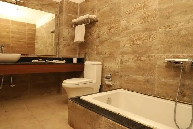 Üç Kişilik Oda, Şehir Manzaralı