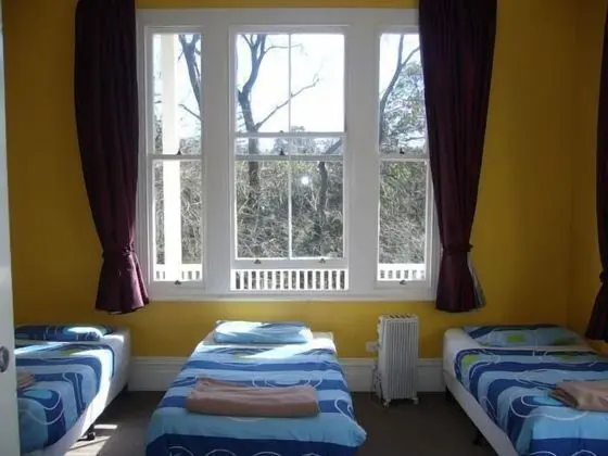 Ortak Ranzalı Oda, Ortak Banyo