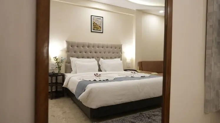 Luxury Oda