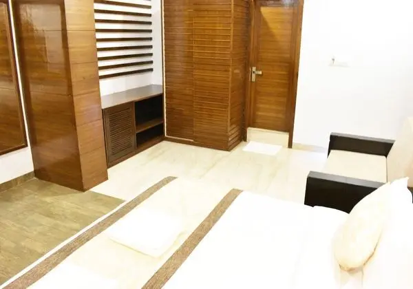 Luxury Oda