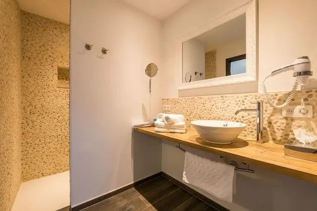 Comfort Tek Büyük Yataklı Oda, Balkon, Park Manzaralı
