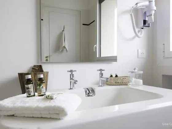 Dört Kişilik Oda, Özel Banyo, Bahçe Manzaralı (EMERAUDE)