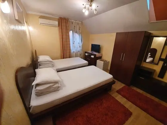 Basic İki Ayrı Yataklı Oda