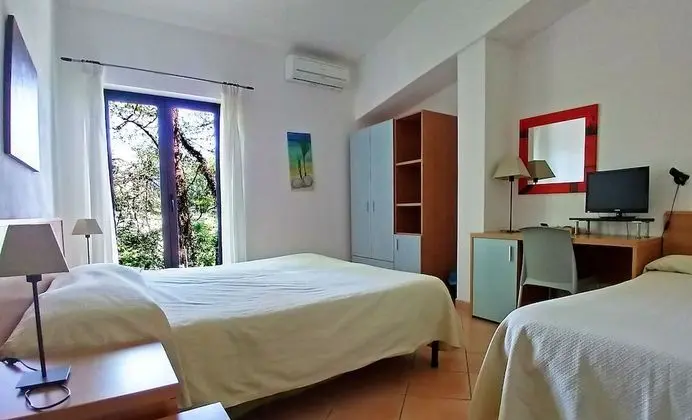 Üç Kişilik Oda, Bahçe Manzaralı