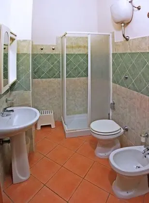 Üç Kişilik Oda, Bahçe Manzaralı