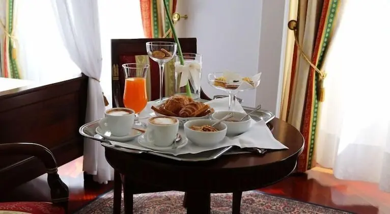 Standard Tek Büyük veya İki Ayrı Yataklı Oda, Veranda, Bahçe Manzaralı