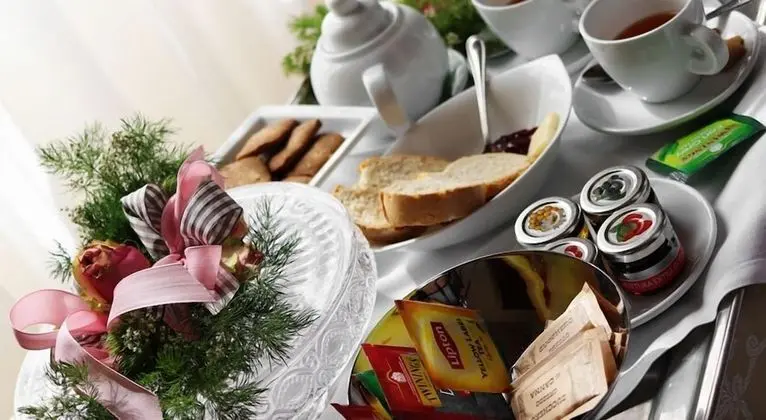 Standard Tek Büyük veya İki Ayrı Yataklı Oda, Veranda, Bahçe Manzaralı