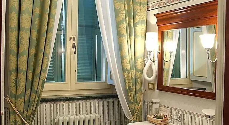 Standard Tek Büyük veya İki Ayrı Yataklı Oda, Veranda, Bahçe Manzaralı