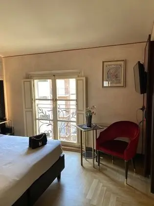 Classic Tek Büyük Yataklı Oda