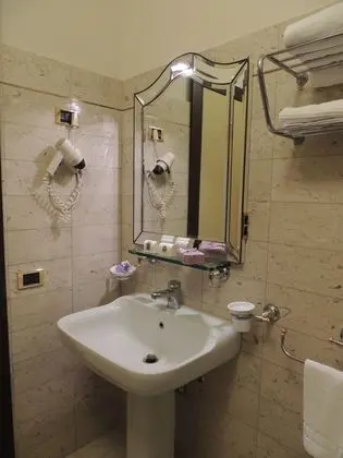 Classic Tek Büyük Yataklı Oda