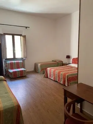 Üç Kişilik Oda