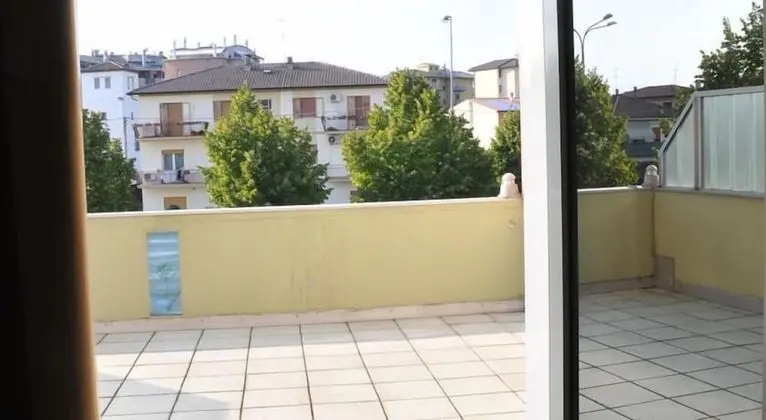 Deluxe Büyük Yataklı Tek Kişilik Oda, Balkon, Şehir Manzaralı