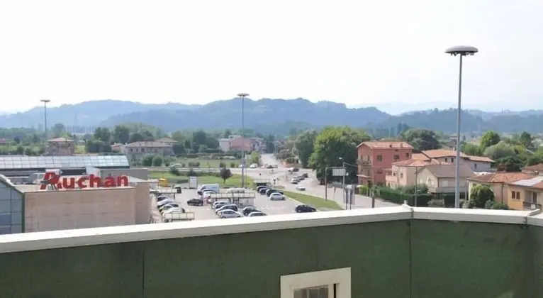 Deluxe Büyük Yataklı Tek Kişilik Oda, Balkon, Şehir Manzaralı