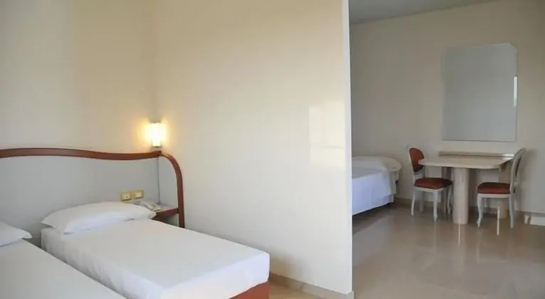 Deluxe Üç Kişilik Oda, Balkon, Şehir Manzaralı