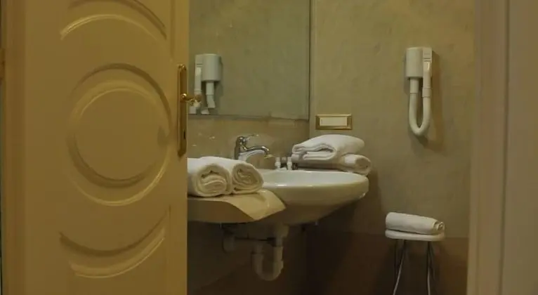 Deluxe Üç Kişilik Oda, Balkon, Şehir Manzaralı