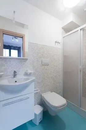 Basic Tek Büyük Yataklı Oda, Özel Banyo (no bidet)