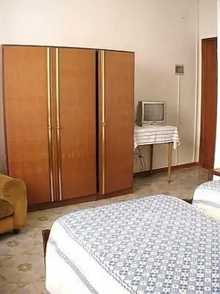 Üç Kişilik Oda
