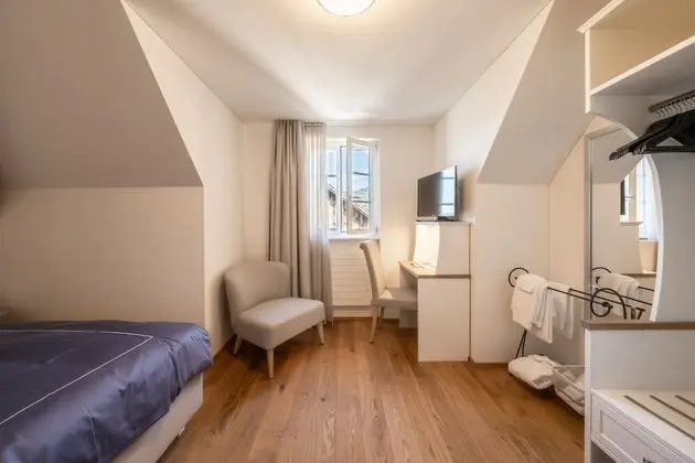 Villa, 6 Yatak Odası, Sigara İçilmez, Göl Manzaralı